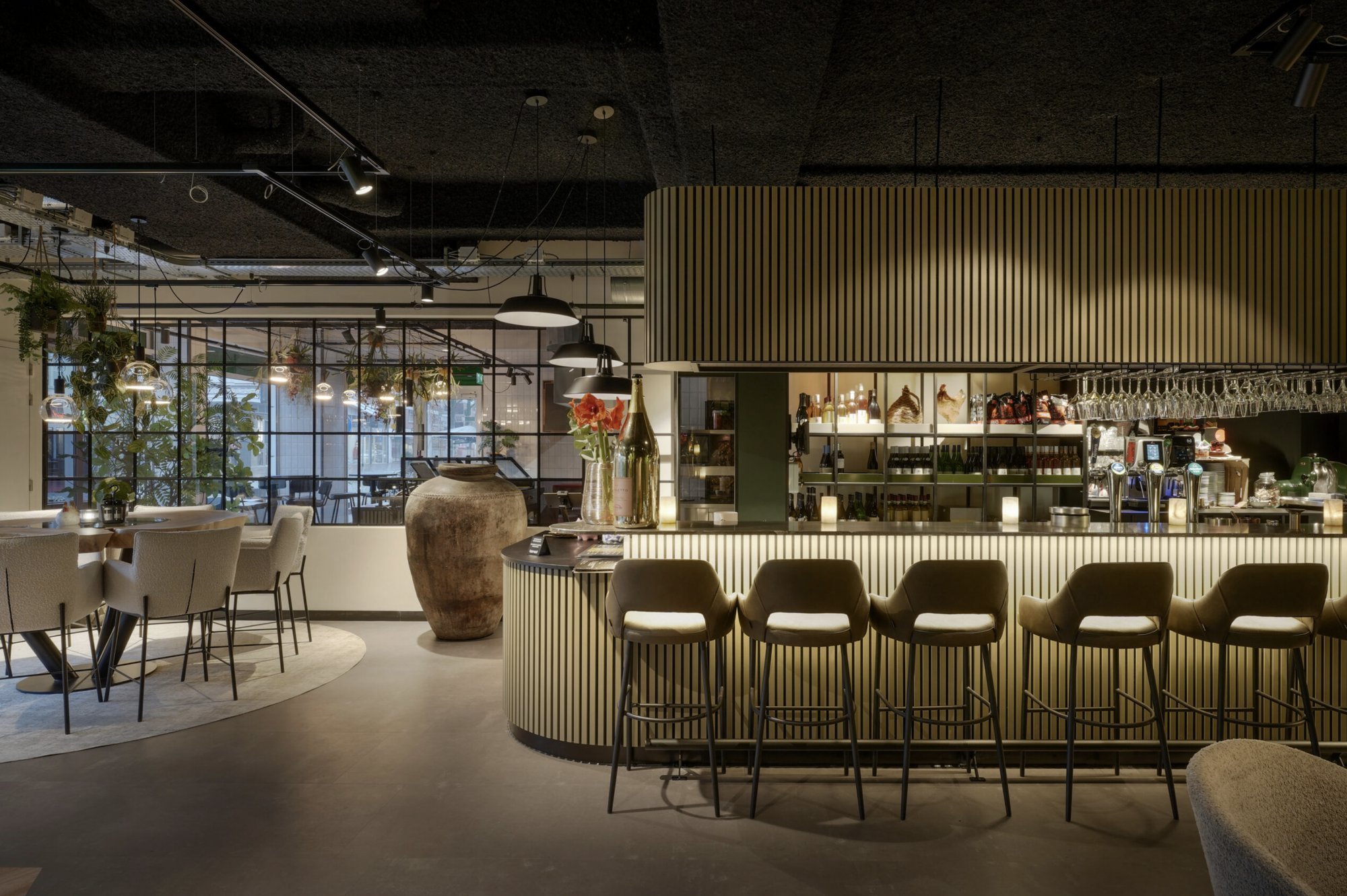 Foodbar — bar en zitplekken
